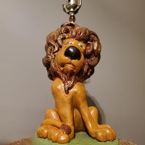 Lampe de table vintage Cecil le lion (restauré)