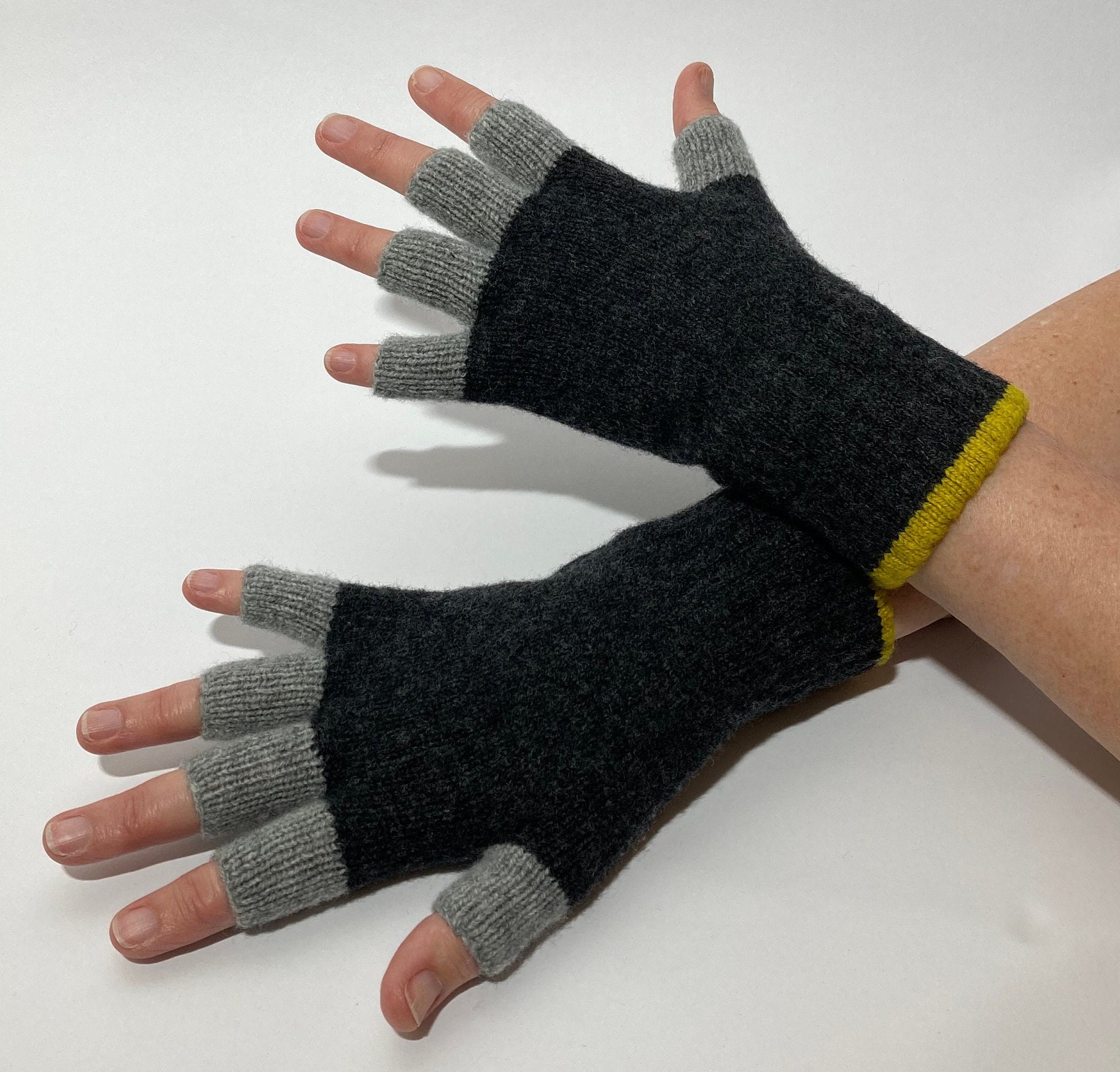 Buy Fingerless Gloves Wool Mens Online In India -  India