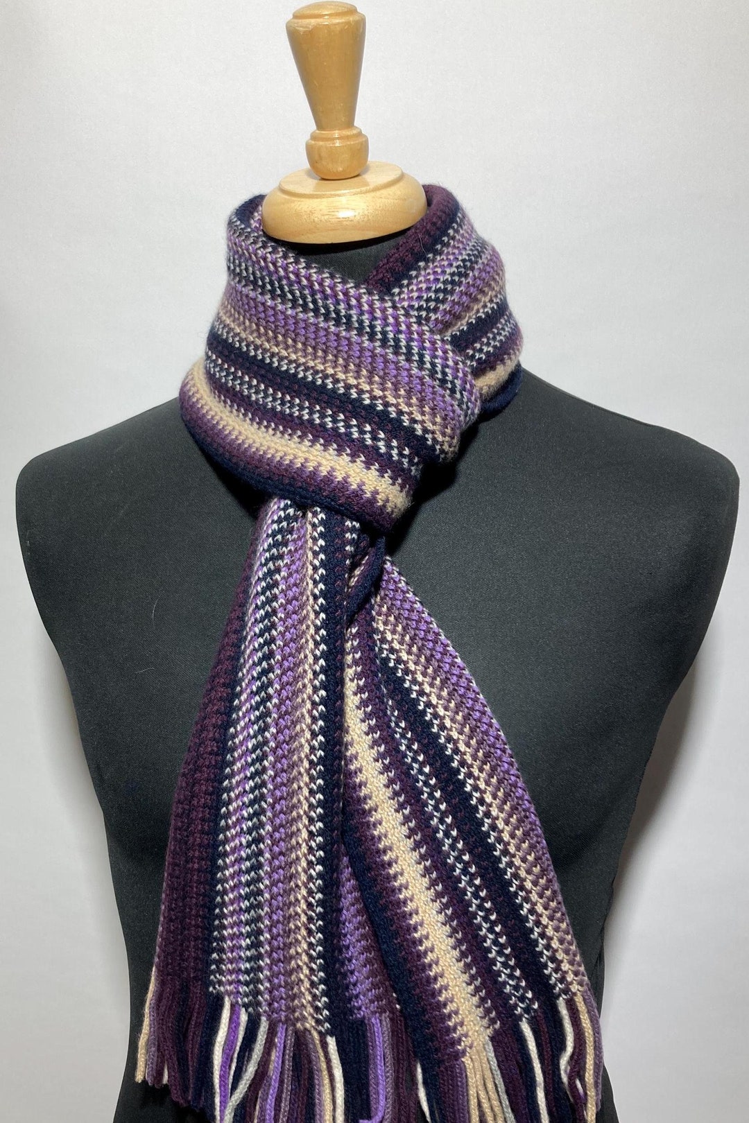 Wholesale 2022 Winter New Colors Women Wool Shawl 100% Lambswool Green Wool Scarf Embroidery Logo Woolen Wool Muffler Product