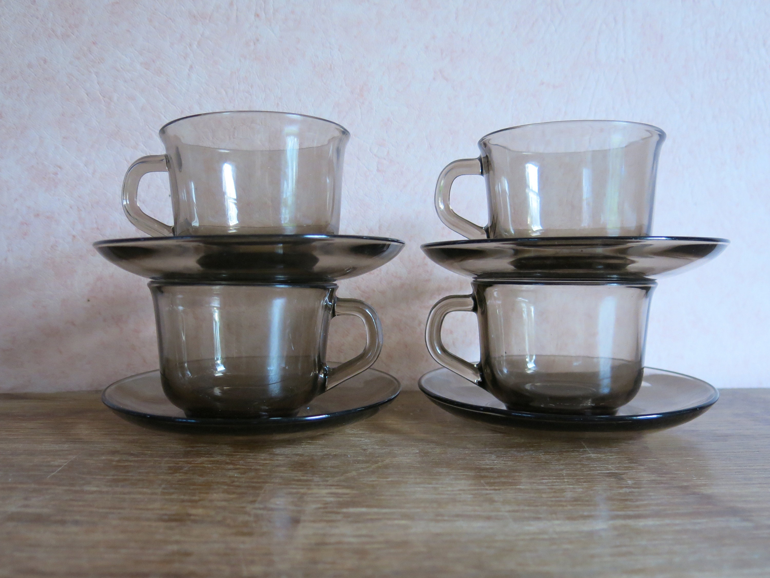 4 Tasses et Sous Tasses en Verre Fumé Arcoroc Vintage