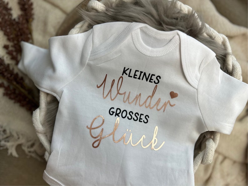 Babybody mit Spruch kleines Wunder großes Glück Bild 1