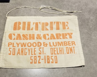 Vintage canvas carpenter&#39;s nail apron