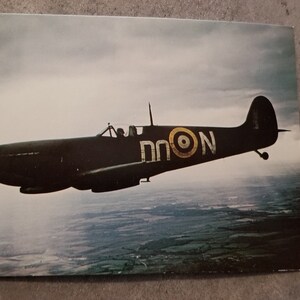 16 cartes postales d’avions de chasse Spitfire WW 2