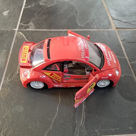 ミニカー　VW　ニュービートル　CUP　1999 Yahoo!オークション -「ニュービートル」(ミニカー) の落札相場