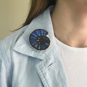 Sleepy Snail (Blue)