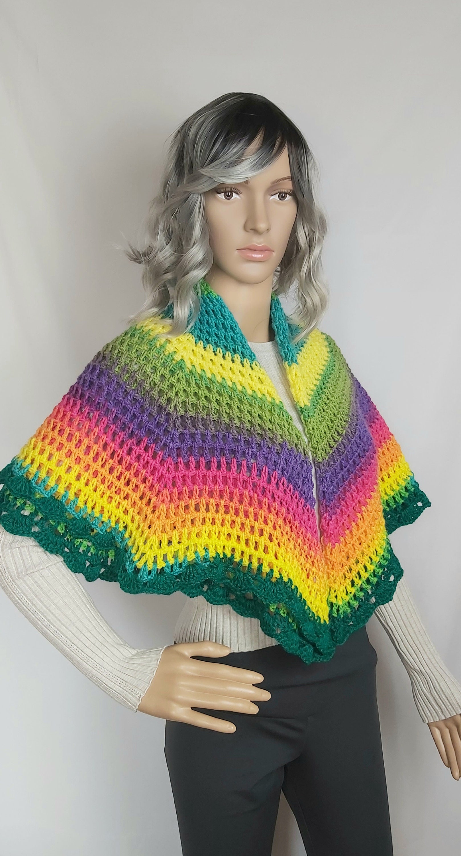 Mantellina della Mantella fatta a mano all'uncinetto