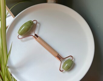 Natural Jade Face Roller, Cold Facial Massage, Wood Handle