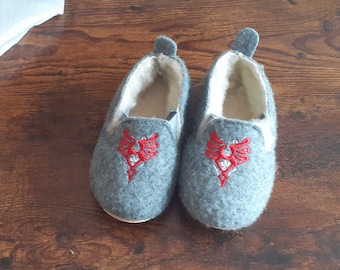 Kids slippers, Owl felt and natural wool , slippers for children , embroidered , sheep wool