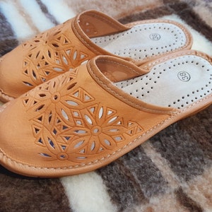 Women's slippers genuine leather FOLK Mountain Style