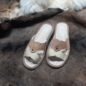 Women&#39;s slippers  genuine leather