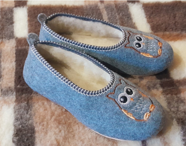 Women's Slippers Felt & natural sheeps wool embroidered owl image 2