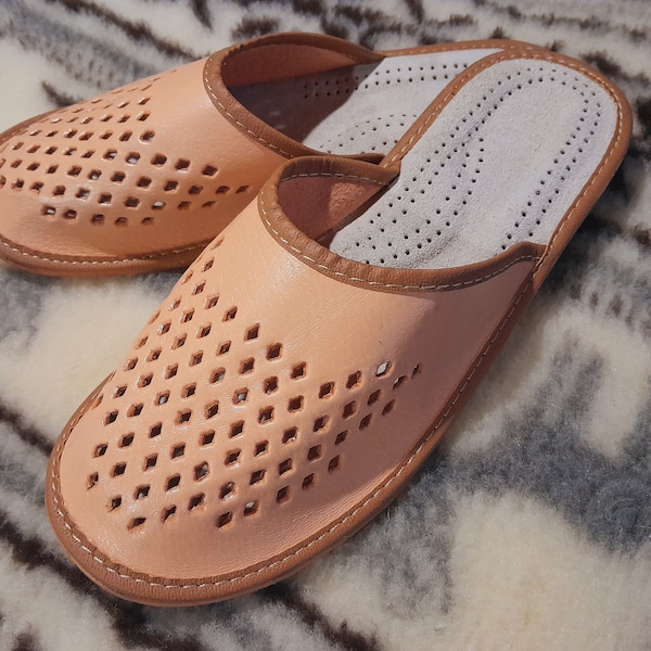 OUTLET SALE ! Men's slippers Traditional Genuine Leather Mountain Style