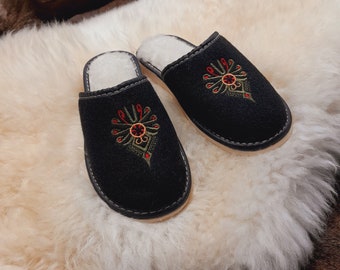US Women's black felt slippers with embroidered pattern