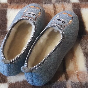 Women's Slippers Felt & natural sheeps wool embroidered owl image 5