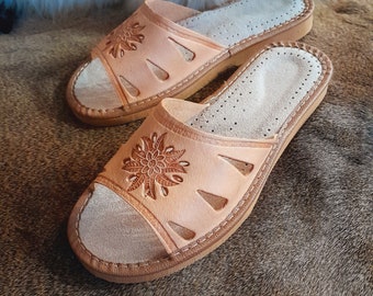US Women's slippers , sandals natural leather mountain style FOLK Etno style