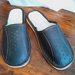 Men&#39;s house leather slippers, slip-on handcrafted in Europe luxury slippers