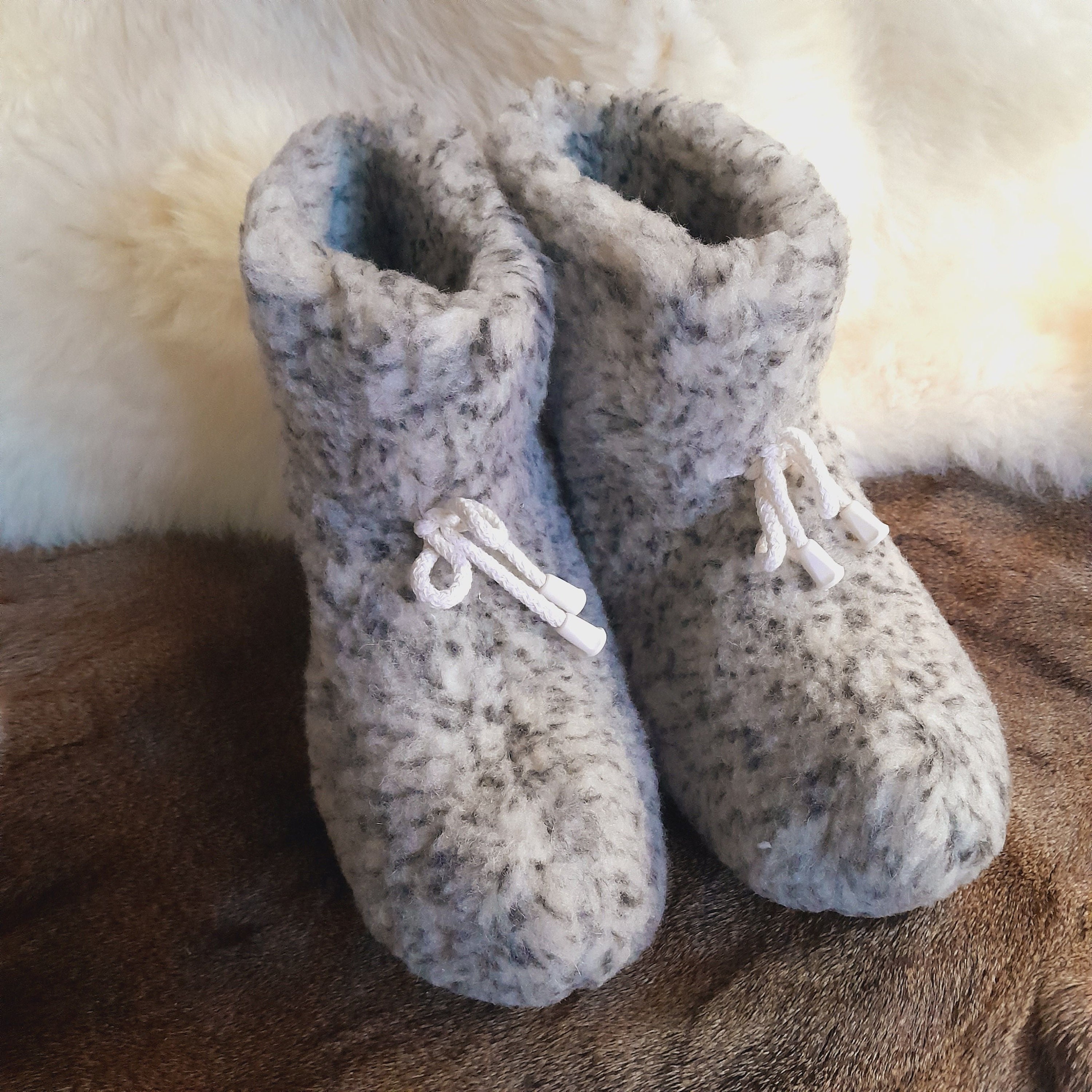 Chaussons 100% Laine Mouton Naturelle - Pointure 40, Gris, Mules Fourrure, Fait Main Pologne
