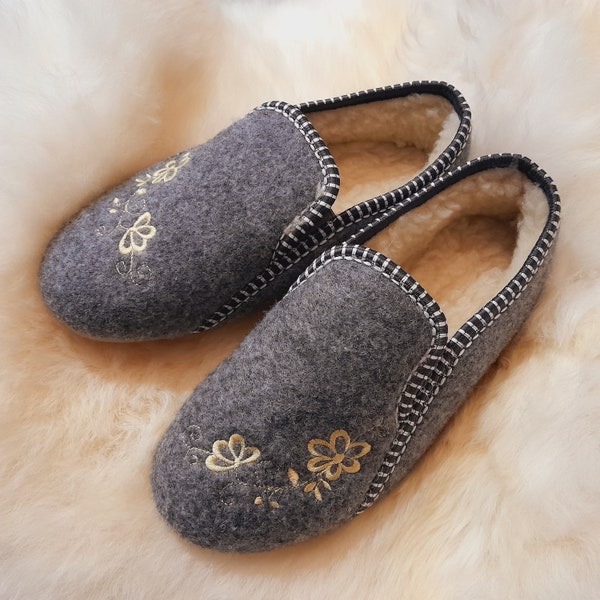 Women's Slippers Felt & natural sheeps wool embroidered flowers
