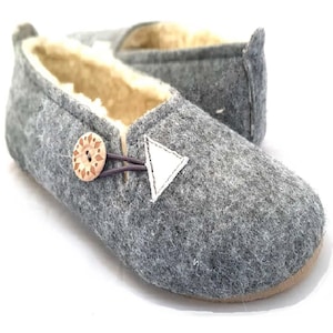 Pantuflas de fieltro para mujer con lana de oveja natural, zapatillas de casa, bailarina, botón decorativo de madera