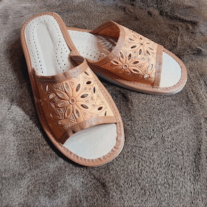 Women&#39;s Slippers Genuine Leather FOLK Boho Traditional Mountain Style