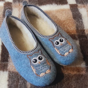 Women's Slippers Felt & natural sheeps wool embroidered owl image 4