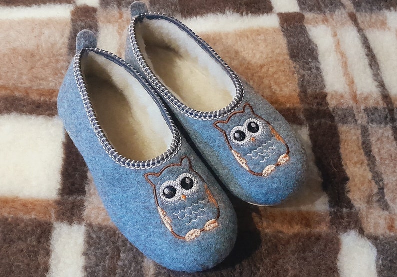 Women's Slippers Felt & natural sheeps wool embroidered owl image 4