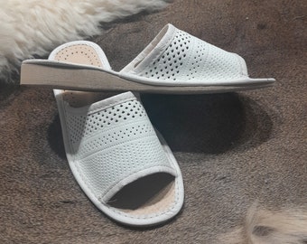 US White women's slippers natural leather