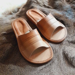 Women&#39;s slippers natural leather traditional genuine leather slippers