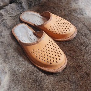 Women's slippers Genuine Leather traditional mountain style