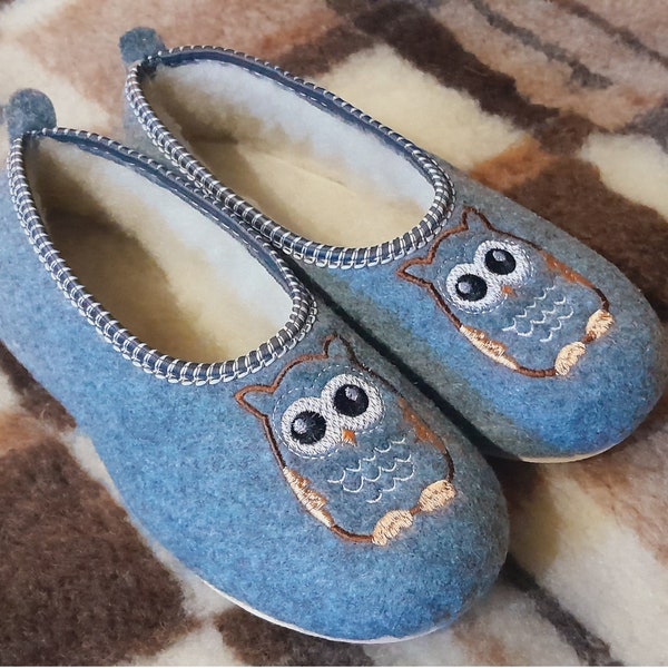 Women's Slippers Felt & natural sheeps wool embroidered owl