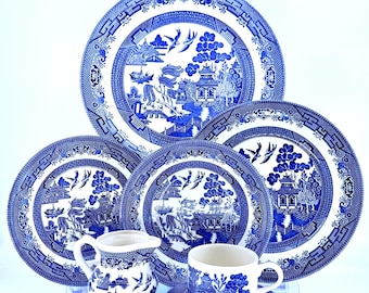 Vintage - Churchill - Blue Willow – Georgian/Columbia Shape – Made in England – Staffordshire China