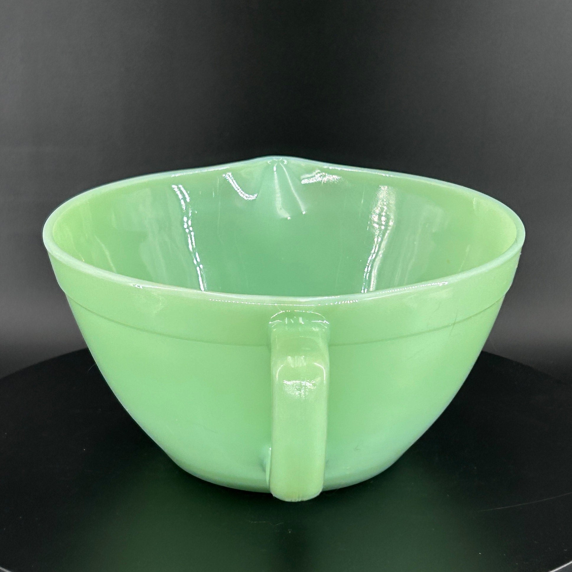 Vintage Fire King Jadeite Batter Bowl With Spout Anchor Hocking Glass