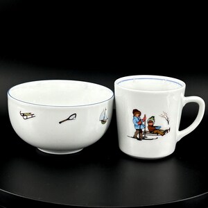 Vintage - Pier 1 Imports Child Cup & Bowl Set – Skiing/Sledding Theme – Made in Germany