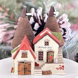 Vintage - Department 56 - Dickens&#39; Village – Bishops Oast House – 1990 Retired Heritage Village