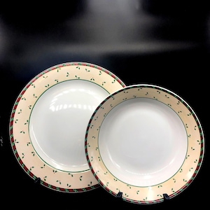 Vintage - Debbie Mumm -  &quot;Santa’s Spirit&quot; Serving Set – Sakura/Oneida – Bowl & Platter – Original Box