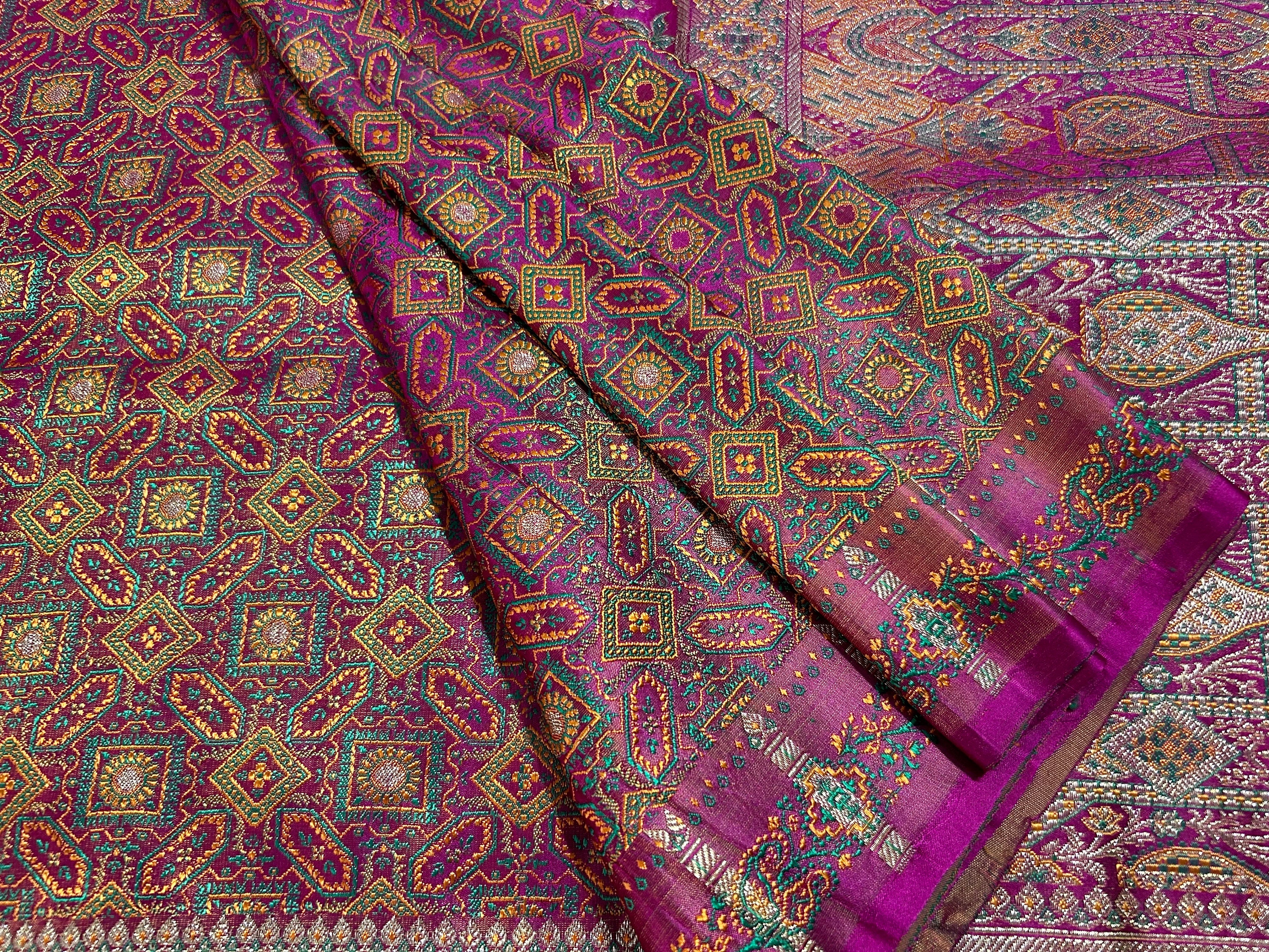 Sushila Vintage Dark Pink Scrap Saree 100% Pure Silk Printed floral Sari  Fabric