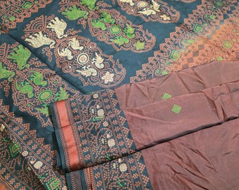 Vintage Kanjivaram Silk Saree: Handwoven Indian Fabric