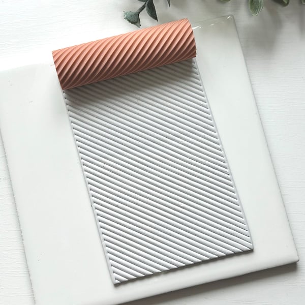 Wide Diagonal Lines | Stripes, Ribbed | Texture Roller | Polymer Clay Cutter Tool