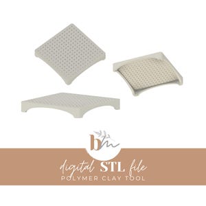 Op de afbeelding: Drie witte plastic polymer clay gereedschappen met een rasterpatroon. De gereedschappen zijn ontworpen om textuur op klei te creëren.