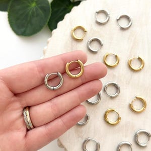 Grova örhängen med leverback-motiv - Guld eller silver (10 st) | Smyckeskomponenter | Tillbehör för örhängestillverkning