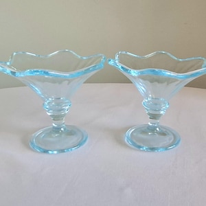 Set of Dessert Glasses 1970s Vintage Glass Ice Cream Sundae Glass Trifle Bowls Pudding Bowls Retro Kitchen Blue Glass 70s Home Decor Elegant