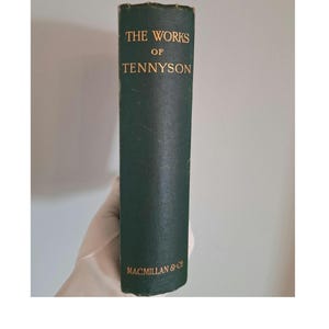 Zabytkowe dzieła Tennysona Książka poetycka Alfred Lord Tennyson Poeta Laureat Literatura angielska Klasyczna literatura Klasyczne wiersze Antyk