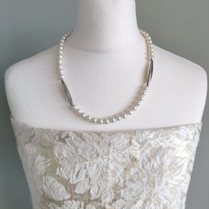 1990s Vintage Pearl Necklace Faux Pearls Single Strand Retro Pearl Necklace Vintage Costume Jewelry Necklace Pearl Necklace Vintage