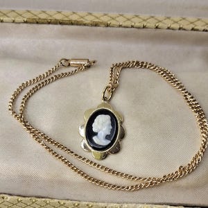 Cameo Necklace Vintage Pendant Necklace Whimsy Gothic Victorian Style Resin Black Cameo Jewelry Vintage Jewellery Victorian Gothic Jewellery