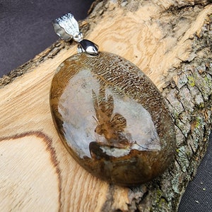 Snakeskin agate pendant