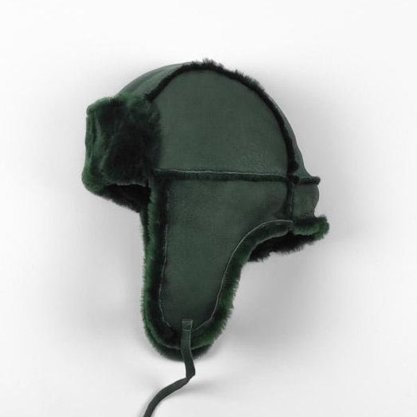 Chapeau de trappeur vert foncé, chapeau en cuir d'agneau pour garçons et filles avec oreillettes. Bonnet pratique, doux et léger qui offre chaleur et style naturels