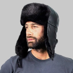 Schwarze Nerz Pelzmütze , Trappermütze für Männer mit Ohrenklappen, stylische Nerzmütze , Fliegermütze mit Leder & Nerz. Ein toller Winterbegleiter