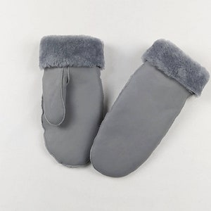 Light Gray Napa Sheepskin Mittens. Classy & practical lambskin mittens for men with style