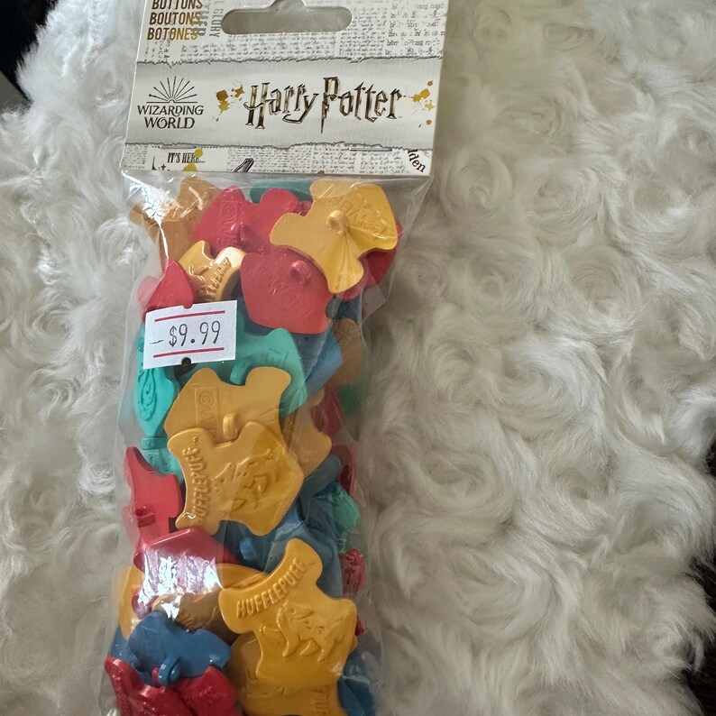 Assorted Buttons. Choose a Pack HARRY POTTER BUTTONS