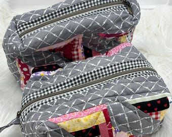 Gesteppte Reißverschlusstaschen - Set - 2 handgefertigte Beutel | 25×10×15 cm & 26×10×15cm | Kosmetiktasche • Reise-Organizer • Näh-Geschenk • Suzees Handmade
